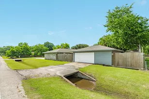 223 Avenue H, Brazoria, TX 77422 - Photo 4