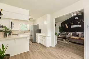223 Avenue H, Brazoria, TX 77422 - Photo 10