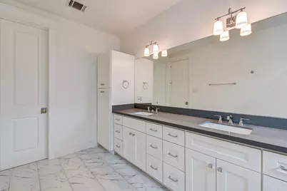 2722 Oakwood Crest Lane, Houston, TX 77018 - Photo 32