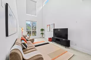 2209 Staples St, Houston, TX 77026 - Photo 2