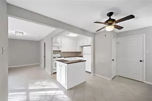 230 W 27th St, Houston, TX 77008 - Photo 2