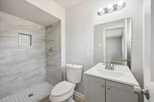 5922 Fontenelle Dr, Houston, TX 77035 - Photo 12