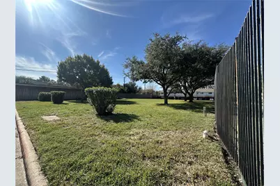 14771 Perthshire Road, Houston, TX 77079 - Photo 22