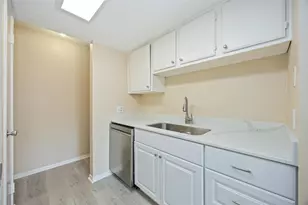 1516 Bay Area Blvd, Houston, TX 77058 - Photo 12