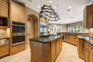 835 Echo Ln, Hedwig Village, TX 77024 - Photo 18