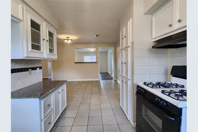 4214 Wuthering Heights Drive, Houston, TX 77045 - Photo 4