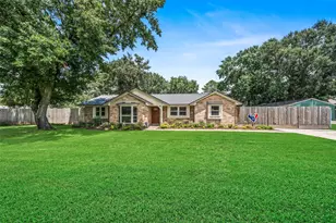 13406 E Cypress Forest Dr, Houston, TX 77070 - Photo 2