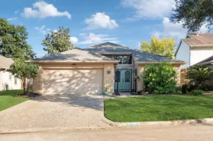 7238 N Hearthstone Green Dr, Houston, TX 77095 - Photo 2