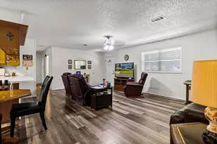 209 Red Oak St, Livingston, TX 77351 - Photo 12