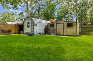 209 Red Oak St, Livingston, TX 77351 - Photo 36