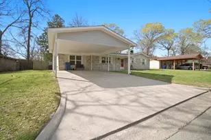 209 Red Oak St, Livingston, TX 77351 - Photo 34