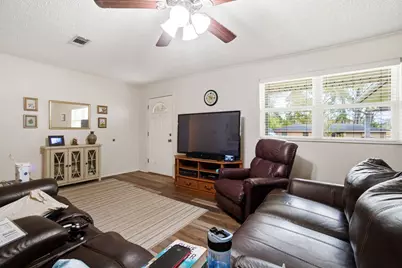 209 Red Oak Street, Livingston, TX 77351 - Photo 6