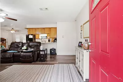 209 Red Oak Street, Livingston, TX 77351 - Photo 2