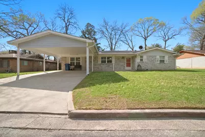 209 Red Oak Street, Livingston, TX 77351 - Photo 1