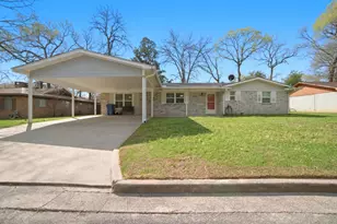209 Red Oak St, Livingston, TX 77351 - Photo 1
