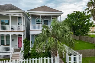 2815 Ball St, Galveston, TX 77550 - Photo 40