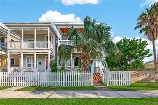 2815 Ball St, Galveston, TX 77550 - Photo 1