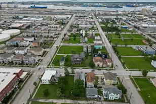 2815 Ball St, Galveston, TX 77550 - Photo 48