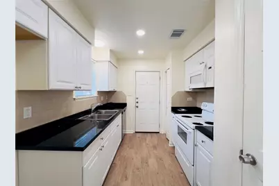 17014 Forest Bend Avenue, Friendswood, TX 77546 - Photo 14