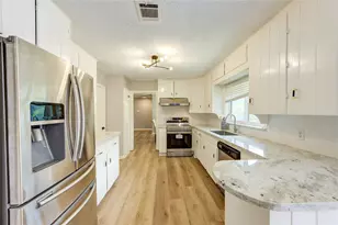 3402 Gannett St, Houston, TX 77025 - Photo 14