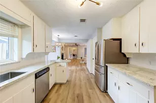 3402 Gannett St, Houston, TX 77025 - Photo 12