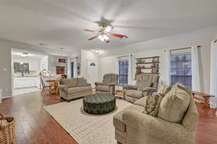 211 Live Oak Ln, Friendswood, TX 77546 - Photo 6