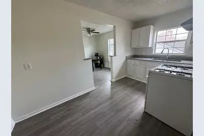 7018 Avenue F #1, Houston, TX 77011 - Photo 6