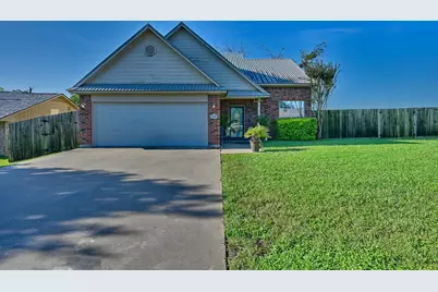 1200 Cheyenne Drive, Brenham, TX 77833 - Photo 2