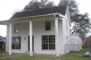 809 8th Ave N, Texas City, TX 77590 - Photo 2