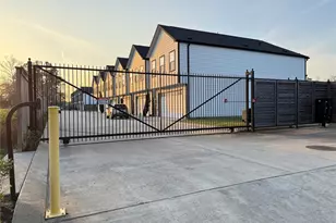 1010 Melneeka Ln, Houston, TX 77091 - Photo 2