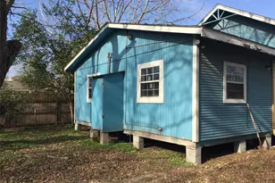 310 Foerster, El Campo, TX 77437 - Photo 4