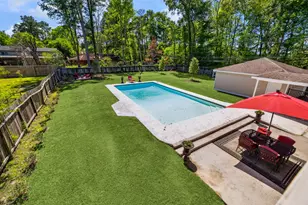 300 Brook Hollow Dr, Conroe, TX 77385 - Photo 2