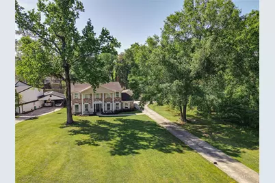 300 Brook Hollow Drive, Conroe, TX 77385 - Photo 32