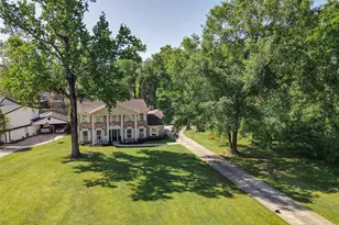 300 Brook Hollow Dr, Conroe, TX 77385 - Photo 32