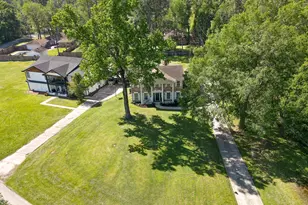 300 Brook Hollow Dr, Conroe, TX 77385 - Photo 6