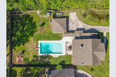 300 Brook Hollow Drive, Conroe, TX 77385 - Photo 30