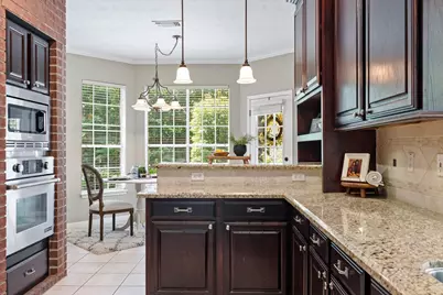 11 Golden Place, The Woodlands, TX 77381 - Photo 18