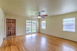 9207 Colleen Rd, Houston, TX 77080 - Photo 6