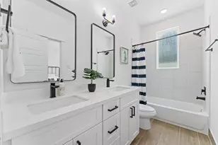 8302 Springwood Cyn Ln, Houston, TX 77055 - Photo 24