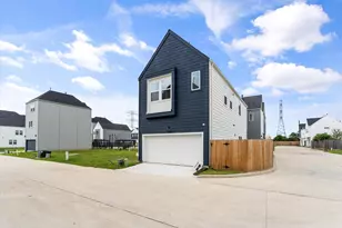 8302 Springwood Cyn Ln, Houston, TX 77055 - Photo 28