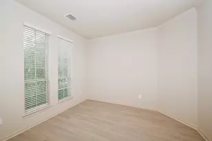 19 Sandwell Place, Spring, TX 77389 - Photo 4