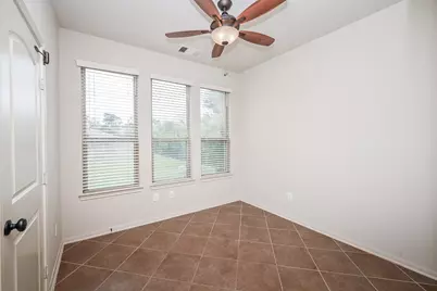 19 Sandwell Place, Spring, TX 77389 - Photo 12