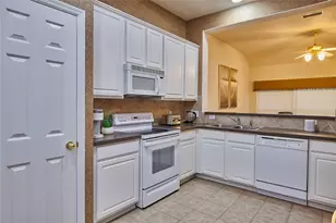 22 W Greenhill Terrace Pl, The Woodlands, TX 77382 - Photo 14