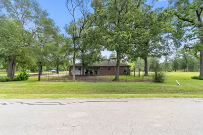 445 Woolridge Dr Drive, Conroe, TX 77301 - Photo 2