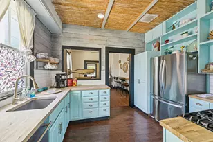 815 Winnie St, Galveston, TX 77550 - Photo 8