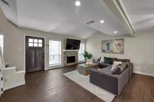 763 Worthshire St, Houston, TX 77008 - Photo 12