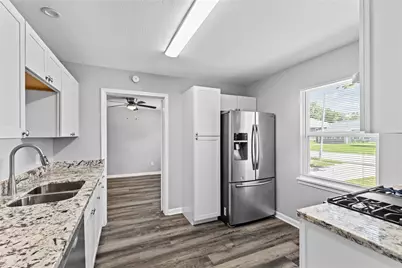 4838 Van Fleet Street, Houston, TX 77033 - Photo 6