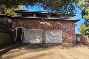 2604 Bois D Arc St, Huntsville, TX 77320 - Photo 2