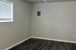 1020 1/2 N Main St, Baytown, TX 77520 - Photo 2