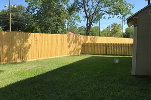 1020 1/2 N Main St, Baytown, TX 77520 - Photo 6